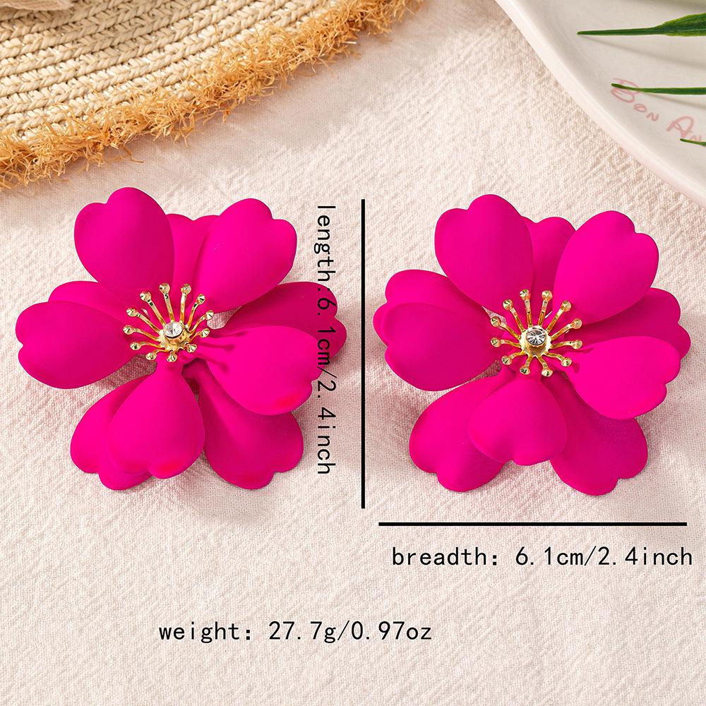 

Ретро Элегантные Серьги-гвоздики с Цветочным Дизайном: Европейский и американский стиль маджента