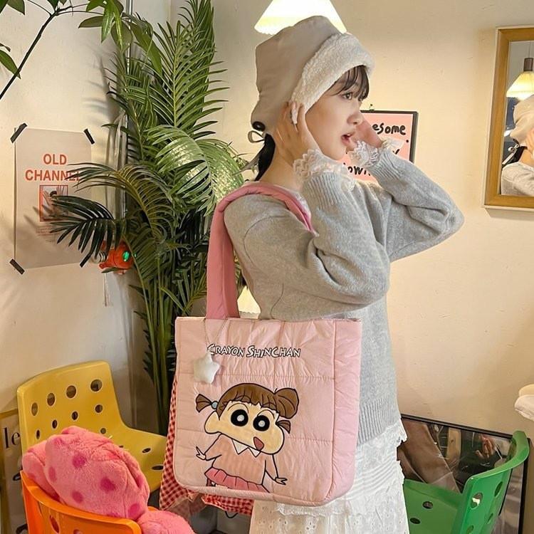 Crayon Shinchan Nylon-Tragetasche mit Buchstaben-Design für den täglichen Gebrauch