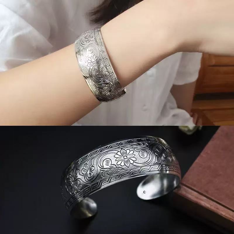 Bohemian Etnický Styl Retro Stříbrný Široký Náramek pro Ženy Vyřezávaný Květ Otevírací Módní Náramek Boho Vintage Šperky