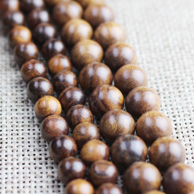 Natürliches Holz 108 Mala Perlenarmband Glatte Oberfläche Milder Duft für Yoga Spirituelle Suchende Geschenke