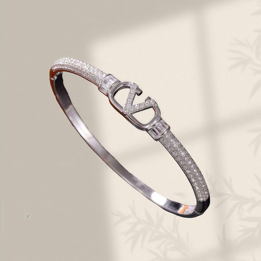 Elegant Zirconia Bamboo Bracelet: Gold-Plated Copper for a Sophisticated Touch