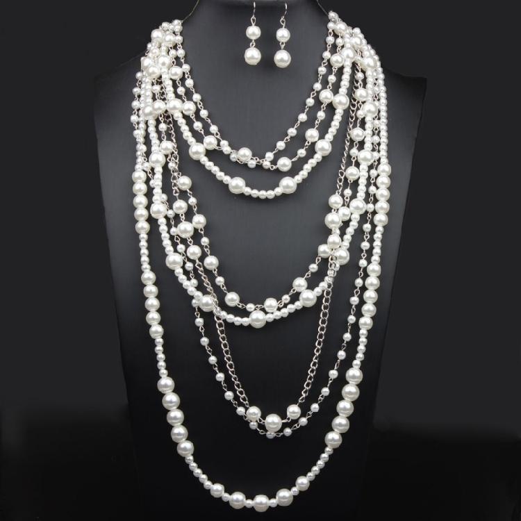 Stylish Pearls Jewelry Set Featuring Multilayers Necklace and Earrings Accessory for Fashionable Woman Casual Wear