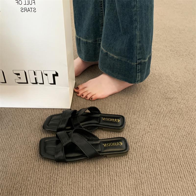 Slippers Women's Outer Wear Summer New Versatile Square Head Non-slip Soft Bottom Beach Flat Bottom Sandals Tide