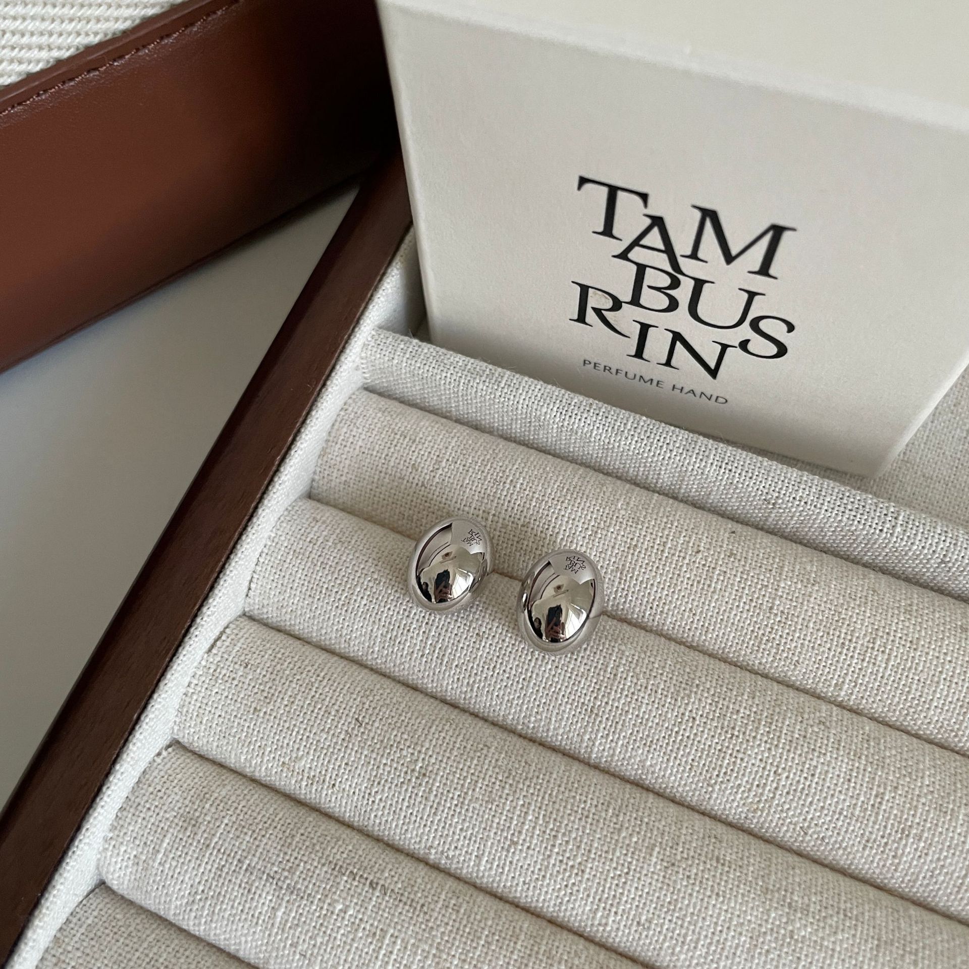 

999 серебряных игл, ушные отверстия, овальные серьги-гвоздики, изысканное и продвинутое чувство, ежедневные украшения для ушей, женская мода ins 999 silver needle