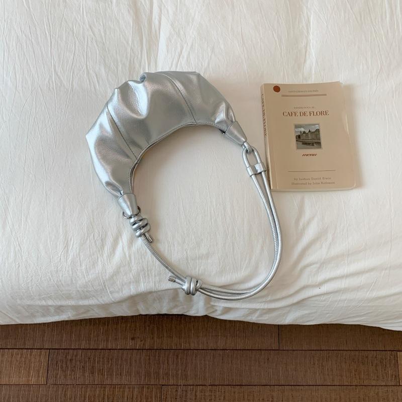 

Корейская версия нишевого дизайна 2025 сумка подмышку оригинальная сумка-рог на одно плечо кроссбоди большая вместимость сумка-пельмень женская сумка 27*9*11