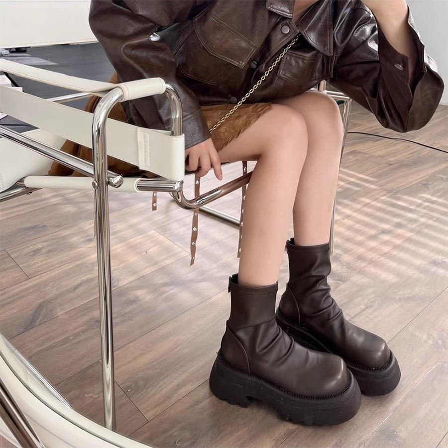 Small Versatile Niche Heightening Short Boots Women's 2025 Autumn New Retro Handsome Thick-soled British Style Thin Boots