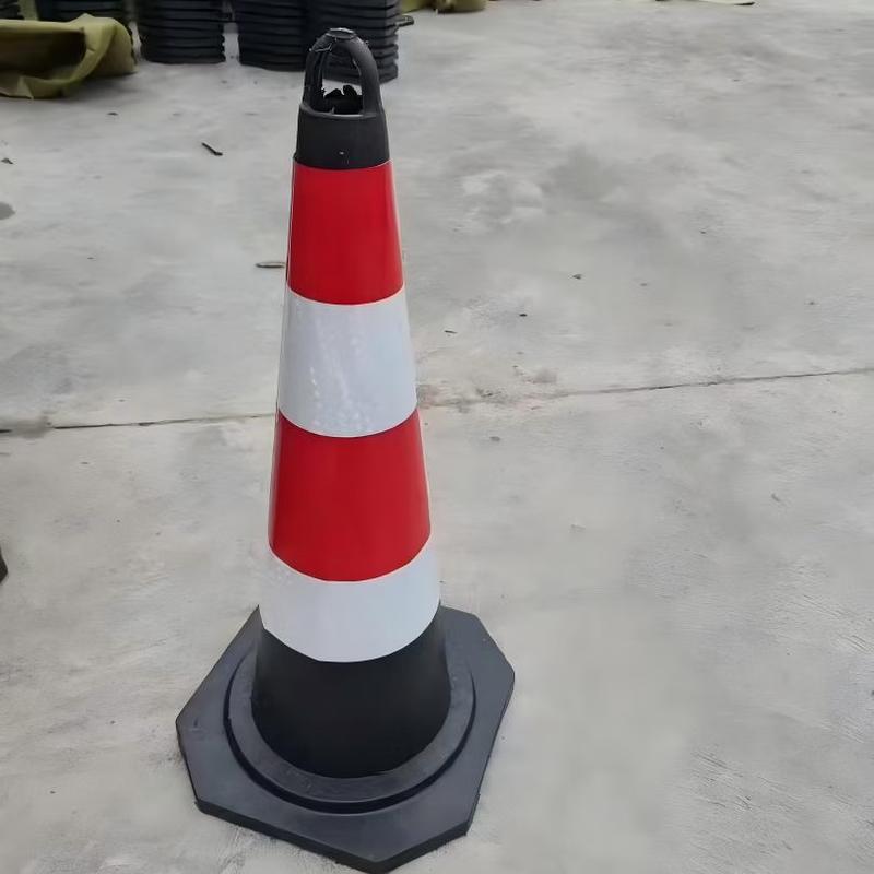 Светоотражающий конус DAXTE