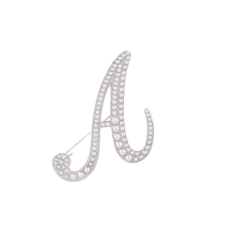 Elegantní brož s perlovým písmenem (26 písmen): Všestranný módní doplněk