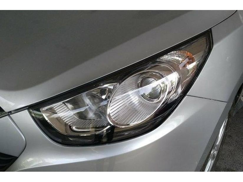 Compatible with 09-12 Hyundai IX35 Headlights: Old Model Headlight Assembly.