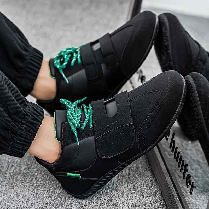 Scarpe Casual Sportive da Allenamento Moda Suola Morbida Uomo Nuovi Arrivi Primavera 2025 Fondo Piatto Comode Leggere Tendenza Moda Sneakers con Lacci