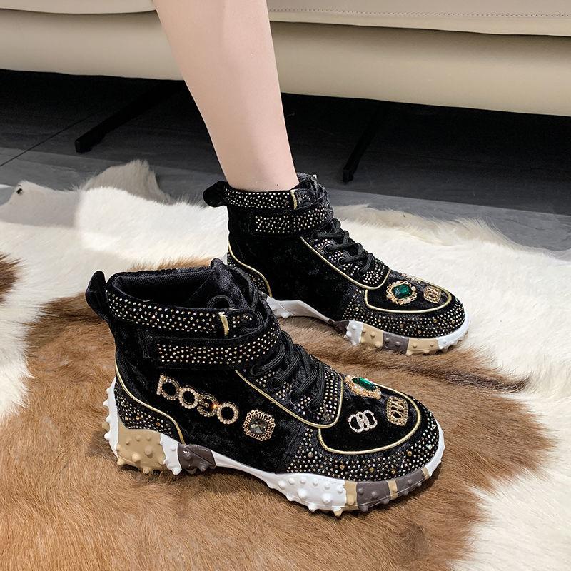 

Новая модная бархатная женская обувь со стразами