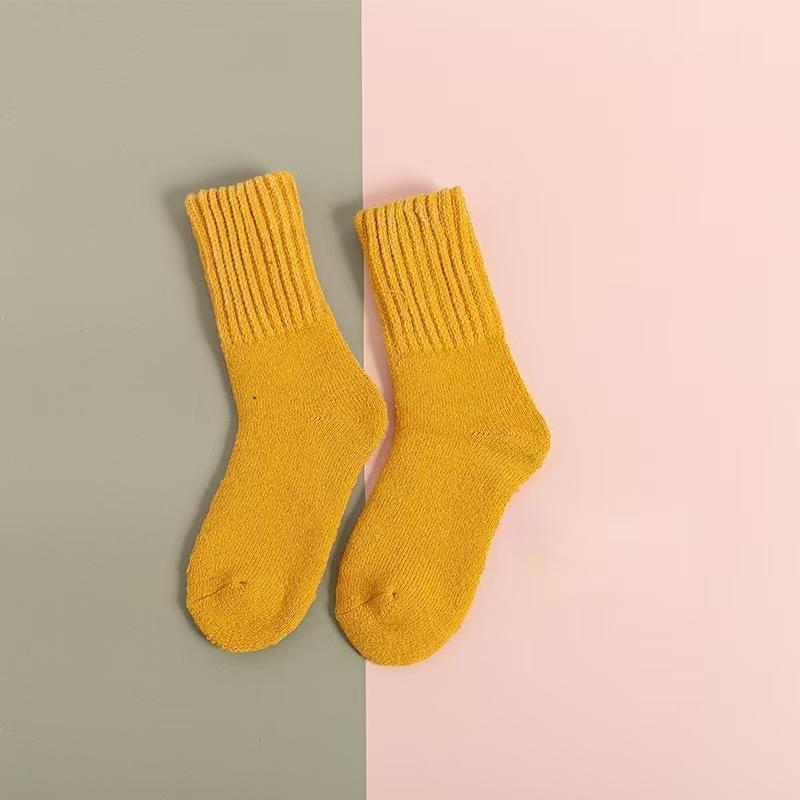 Unisex Solid Color Winter Socks, Thick Thermal Mid-Crew Socks for Women & Men, Cozy Fleece Lined Cold Weather Boot Socks