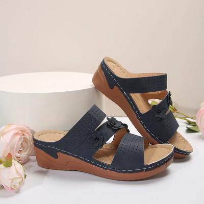 New Summer Women's Wedge Heel Platform Sandals Solid Color Word with Wedge Heel Beach Shoes Fashionable Flower Decoration