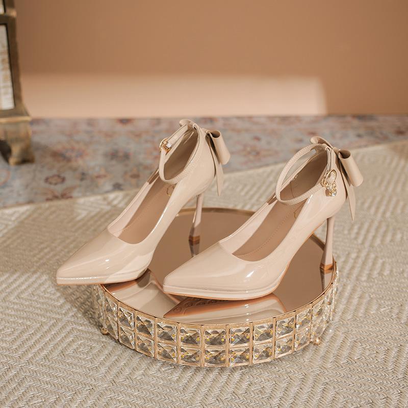 

Patent leather waterproof table high heels, socialite temperament pointed head shallow mouth stiletto single shoes, back bow is not tired 34