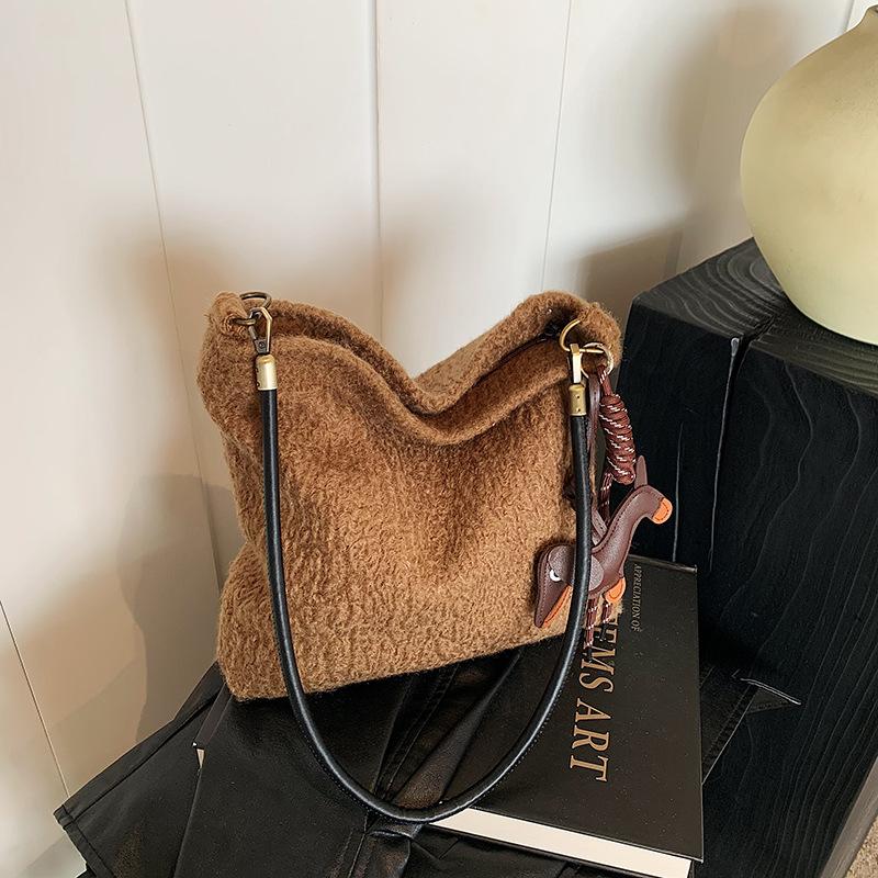 Autumn and Winter Woolen Simple Casual Shoulder Bag 2025 New Fashion Popular Personalized Underarm Bag Women's Bag