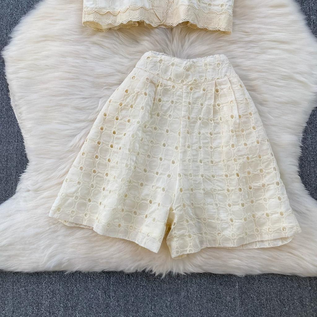 Summer Women's Embroidered Two Piece Sets Vintage Lace Splice Floral-Button Tops and Slimming Shorts Sets