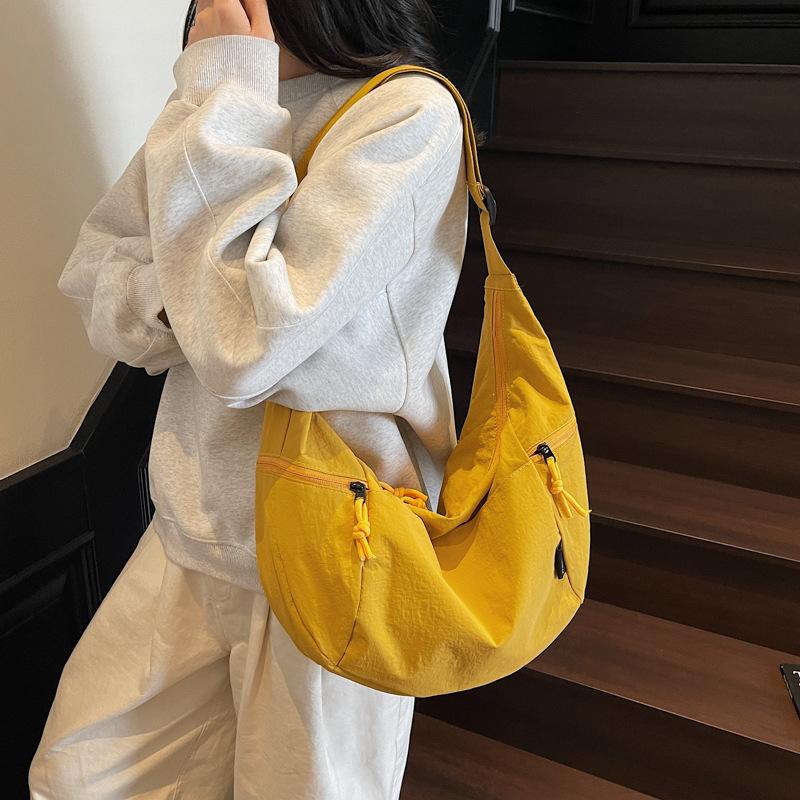 Large Capacity Casual Women's Dumpling Bag New Lightweight One Shoulder Commuter Class Student Crossbody Bag