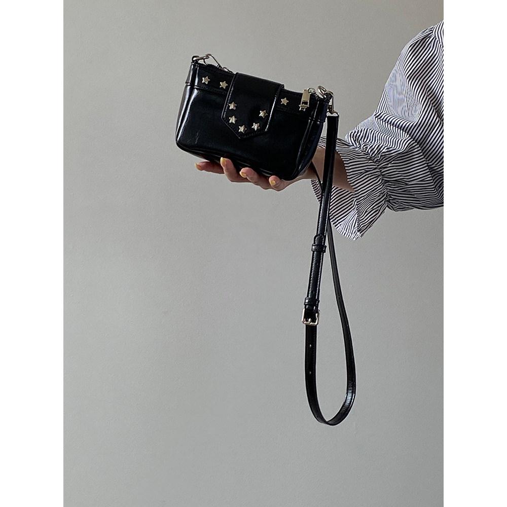 IELGY Rivet Female Bag All-Match High-End Retro Shoulder Messenger Bag
