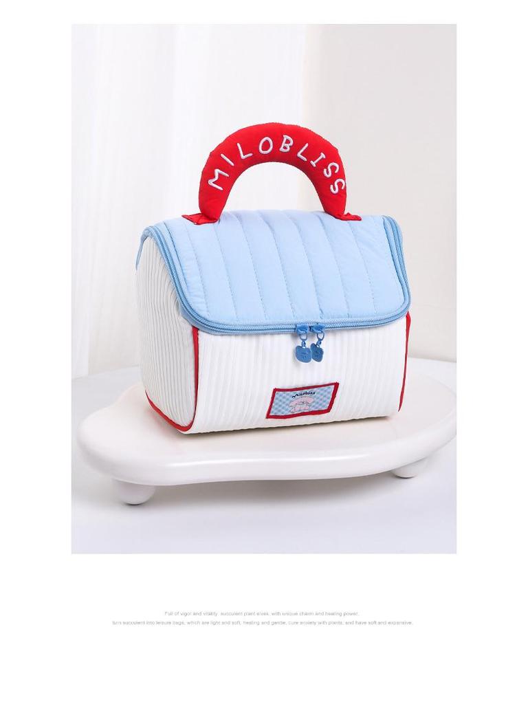 Charming House-Shaped Cosmetic Bag - Large Capacity, Waterproof, Portable Souvenir Storage