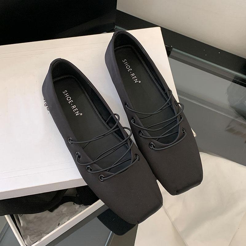 

Мода 2025 Новая обувь Неглубокие женские туфли Мэри Джейн Балетки Роскошные Мягкие Женские С квадратным носком Модные Шелковые Женские Балетки 35 чёрный