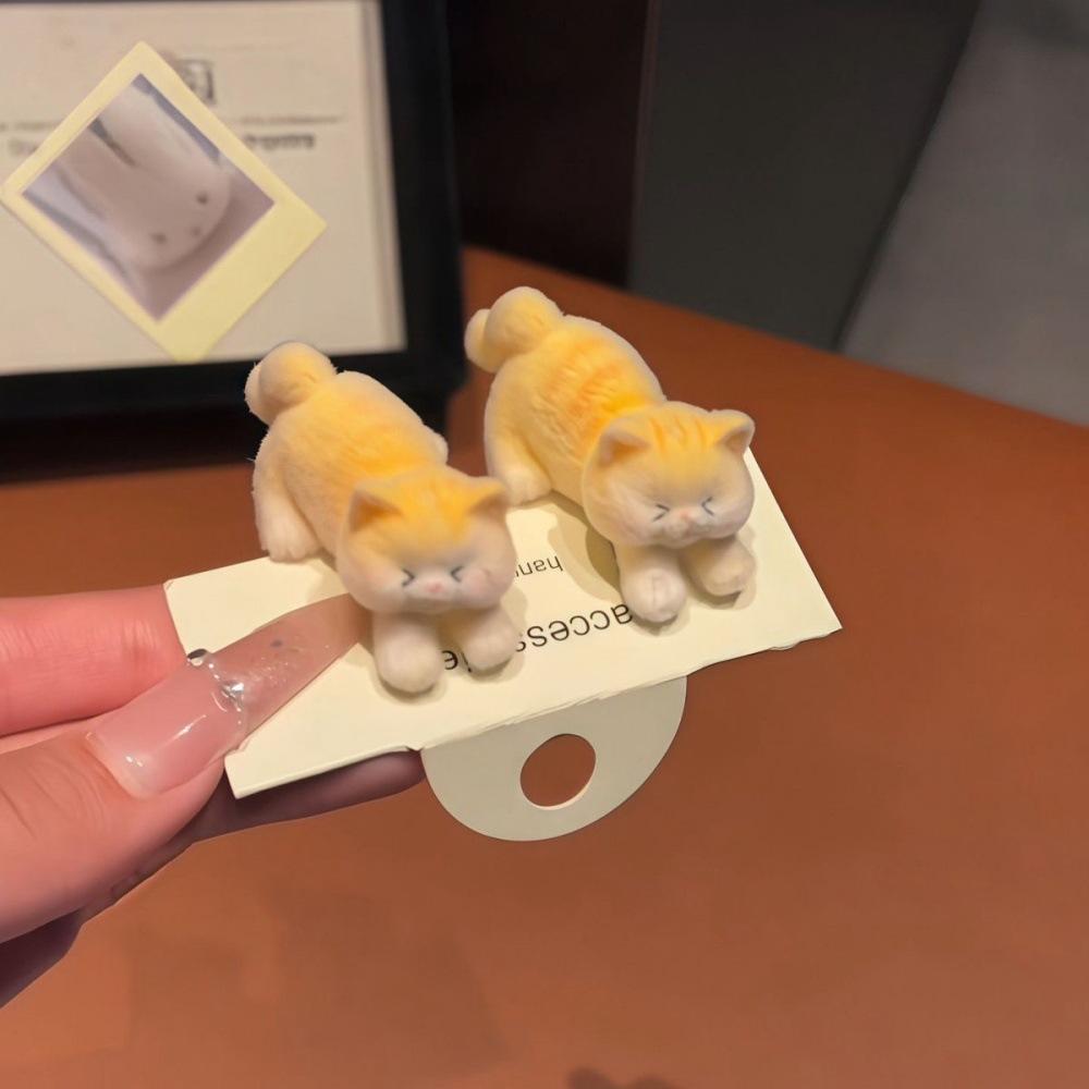 

Set of 2 Cartoon Resin Hair Clips with 3D Flocked Design Cute Animal Style Hair Accessories for Everyday Use and Special Occasions One size жёлтый