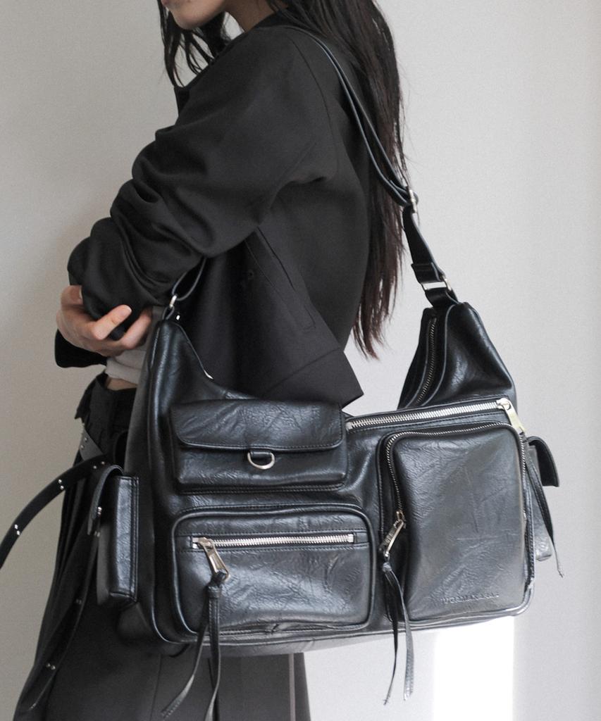 Iugamakaras Multi Pocket Leather Bag (Black)