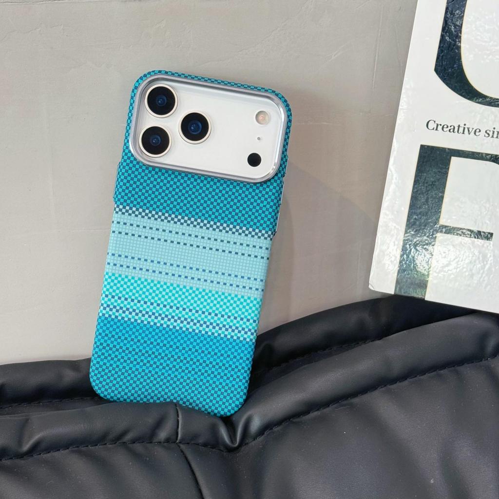 Kevlar Carbon Fiber Texture Metal Frame Magnetic Drop-proof Case for iPhone 16 and 17.