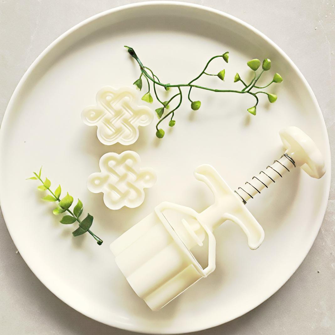 50g Hand-Press Chinese Knot Mung Bean & Bazhen Mooncake Mold, 2026 New Style 50g 3D Chinese Knot (1 Mold, 2 Plates)