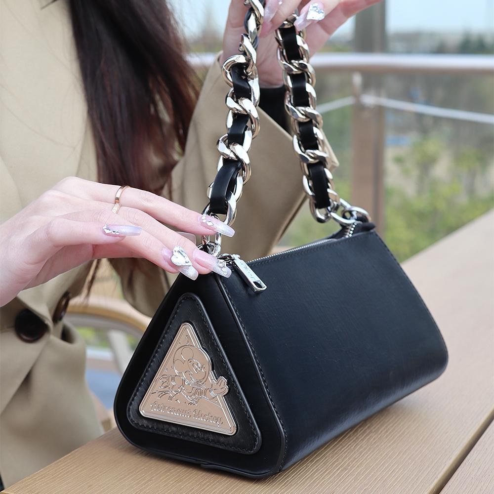 New Disney Mickey Series PU Crossbody Bag, Shoulder Bag, Portable Shoulder Bag, Triangle Bag Trumpets Women's Black BMK-71051B