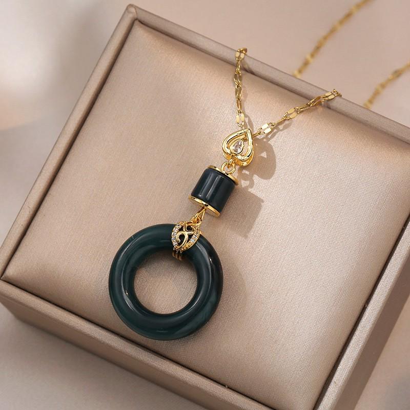 Women's Fashion Heart Pendant Necklace - Elegant, Simple Design, Versatile Clavicle Chain Jewelry