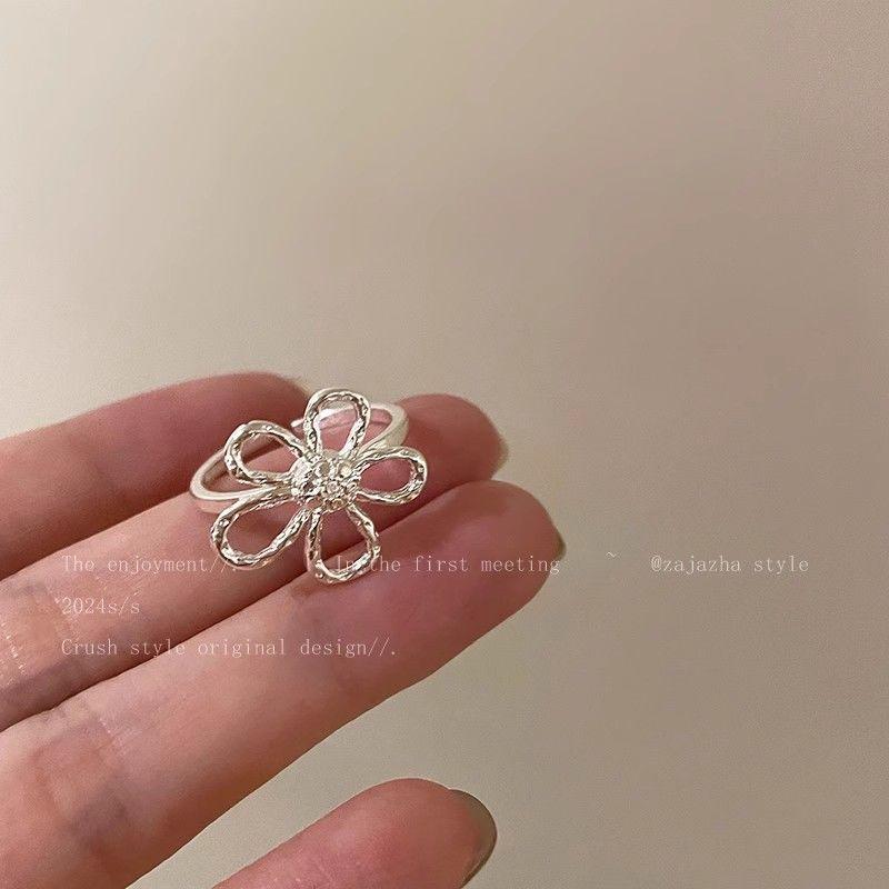 Pearl Flower Open Ring: Elegant French Retro Design for Women Adjustable Open Size