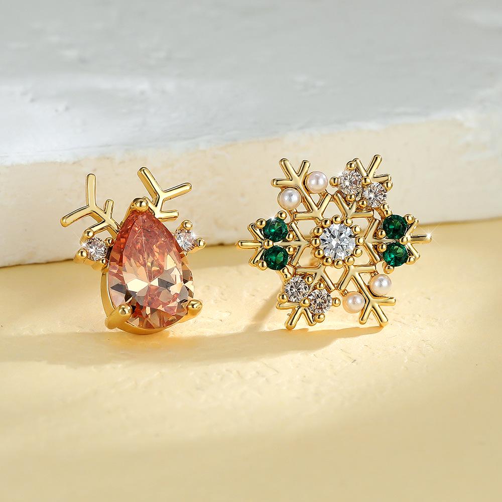 

Кристальные циркониевые серьги-пусеты в виде снежинок и оленей - Универсальная зимняя мода