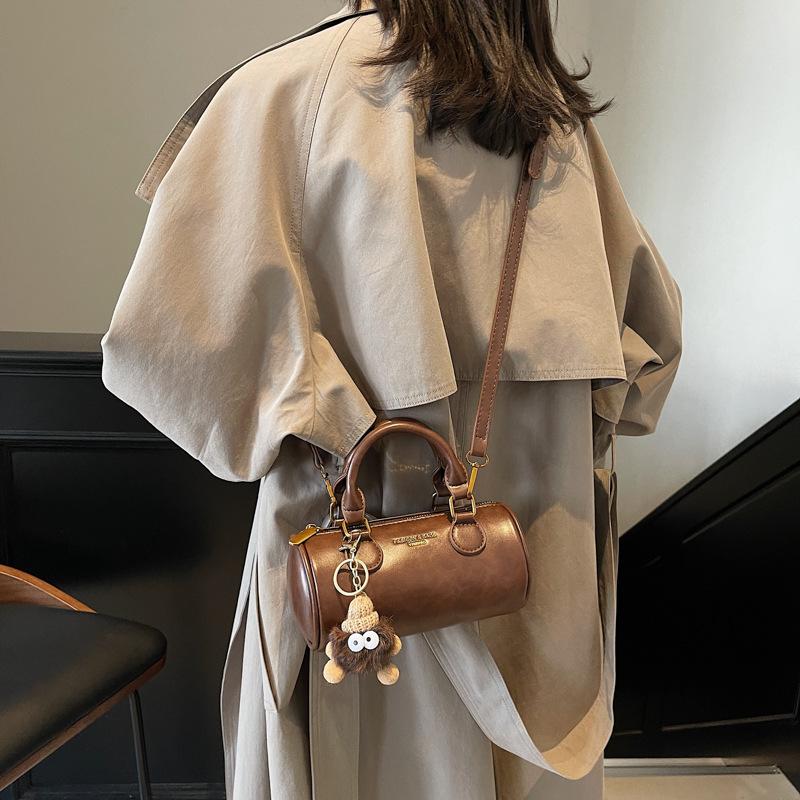 Portable small bag women's 2025 new autumn and winter retro fashion cylinder bag high-end versatile messenger bag