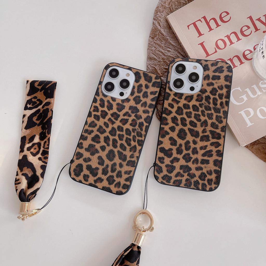 Applicable to iphone14/13promax leopard print leather case mobile phone case portable lanyard anti-drop case 12pro protective case
