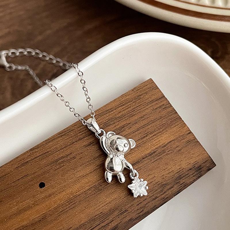 Fashion Sparkly Cute Bear Pendant Necklaces for Women Trendy Exquisite Clavicle Chain Jewerly Birthday Gift