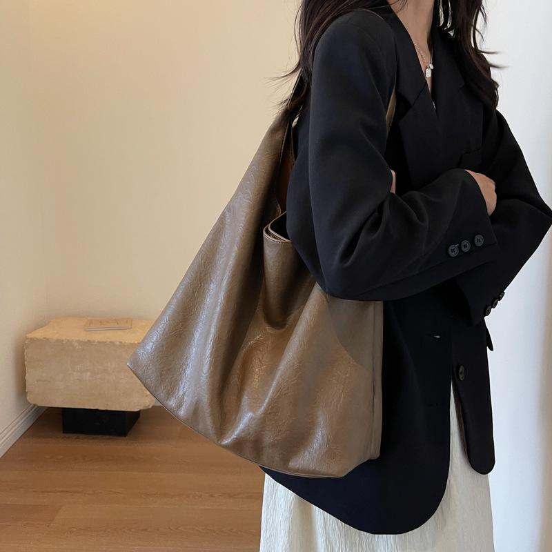 Fashion mother and child bag large-capacity bag women's new autumn and winter commuter tote bag versatile shoulder