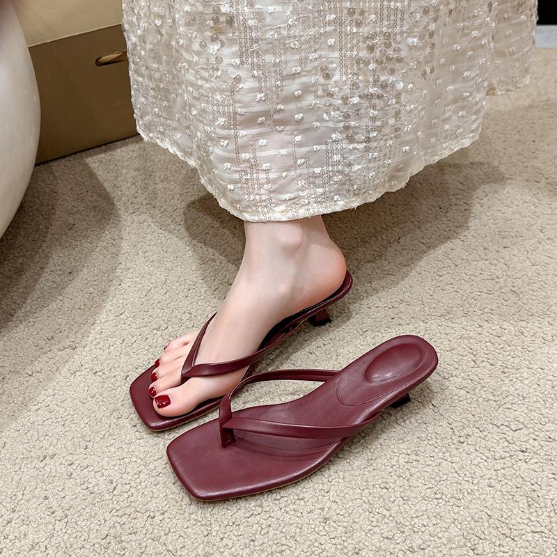 Summer New Soft Leather Square Toe Cat with Flip-flops Women Fashion Thin Belt Thin Heel Soft Sole Flip-flops