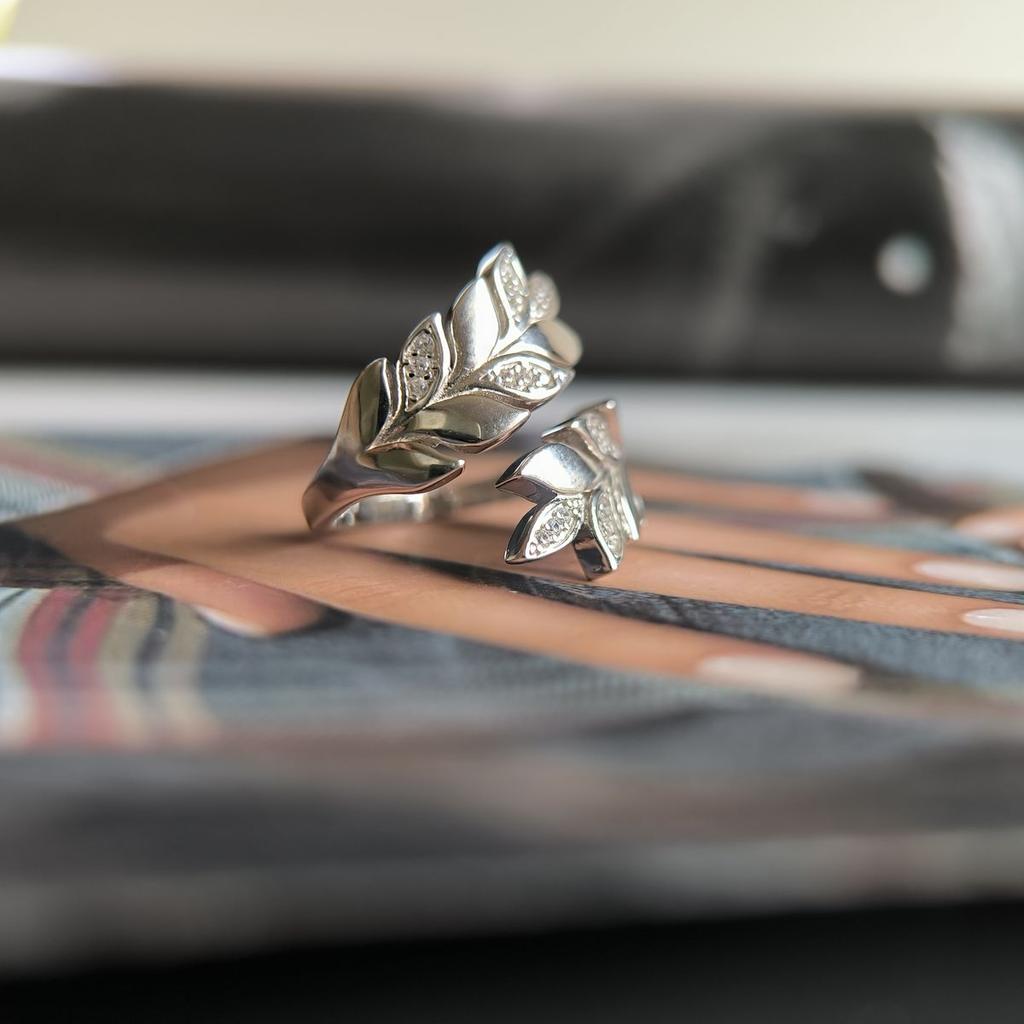 Silver Ring with Cubic Zirconia, Product Weight 5.91 G (2192039)
