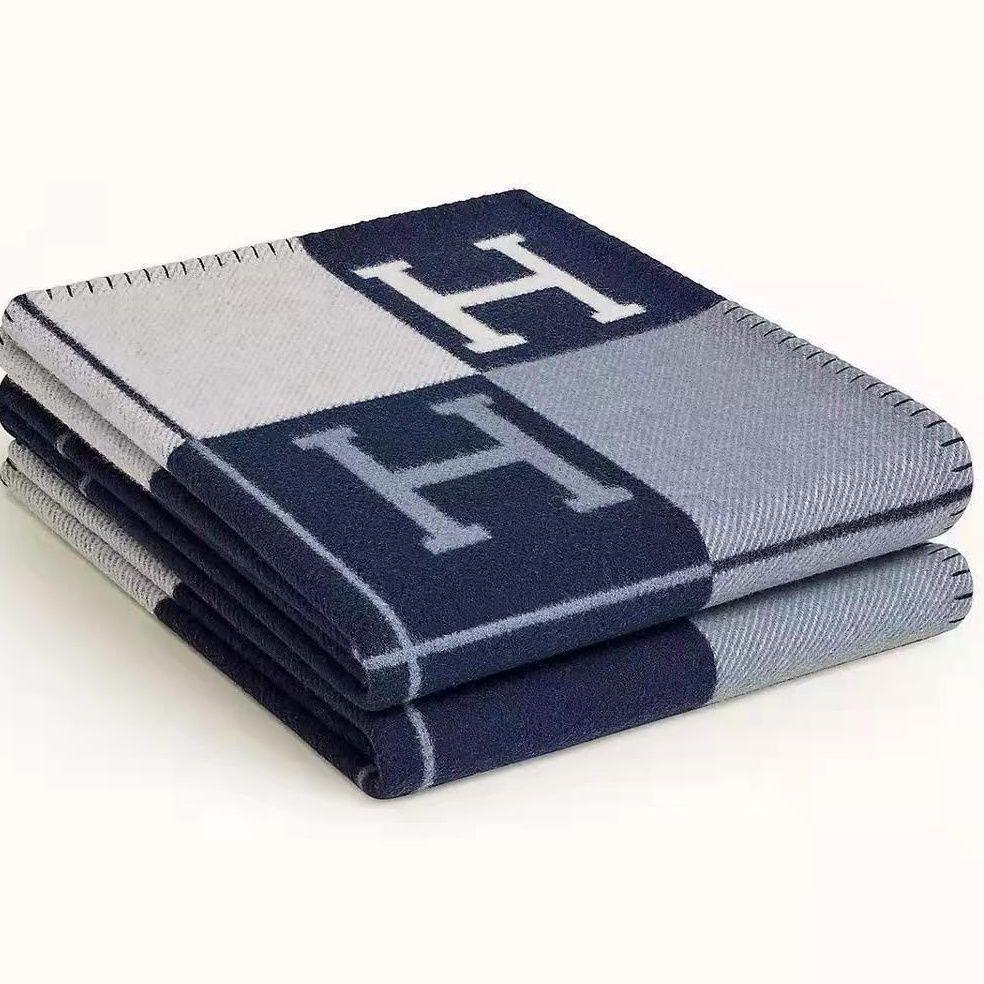 Fleece Blanket Single Blanket Air-Conditioned Blanket Sofa Cover Blanket Nap Blanket Blanket H-Letter Aviation Flight Blanket