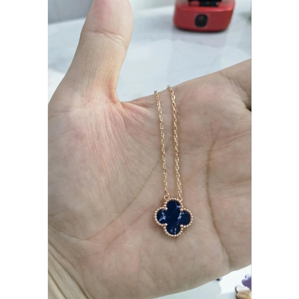 High-end Four-leaf Clover Necklace for Women 18K Rose Red Chalcedony Agate Natural White Shell Pendant Clavicle Chain
