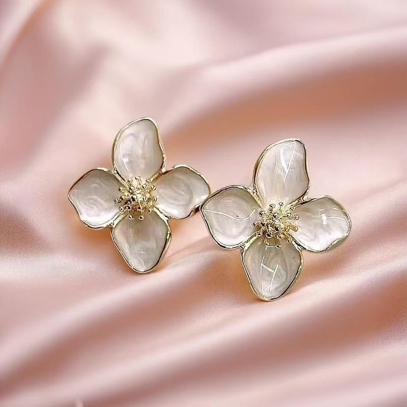 Retro Hong Kong Drip Oil Flower Earrings: Elegant, Luxurious, Versatile, and High-Quality Ear Studs.