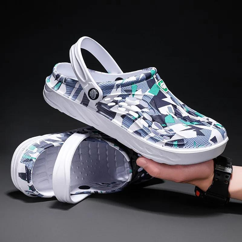 2024 New Fashion Sandals Men Clogs Slippers Soft Bottom Beach Sandals Men Clog Sandals Comfortable Breathable Zapatillas Hombre