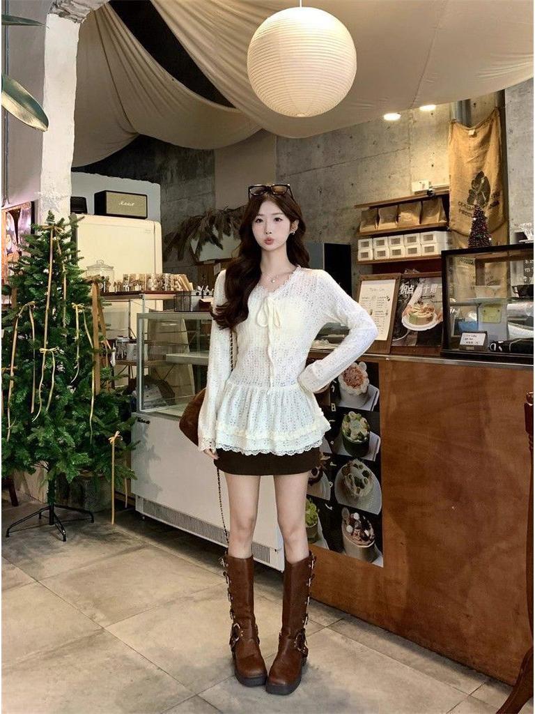 Elegant French V-Neck Lace Trim Long Sleeve Women's Top - Autumn/Winter Chic Slim Fit