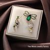Luxury Rhinestone Bee Brooch - Stylish High-End Pin for Jackets and Suits