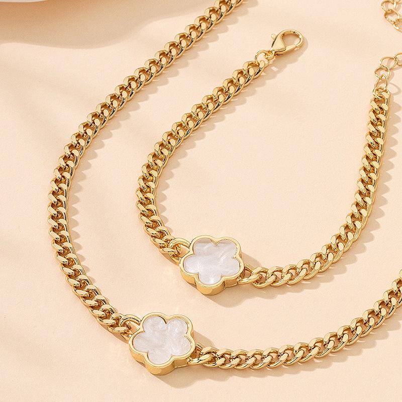 Nuovo Set Collana con Ciondolo a Fiore a Cinque Petali Portafortuna Multicolore più Venduto e Bracciale per Donna Regalo Gioielli Trendy Set Gioielli per Feste