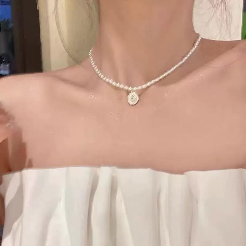 Pearl Necklace Female Versatile Niche Design High Sense Light Luxury Collarbone Chain Love Pendant Jewelry