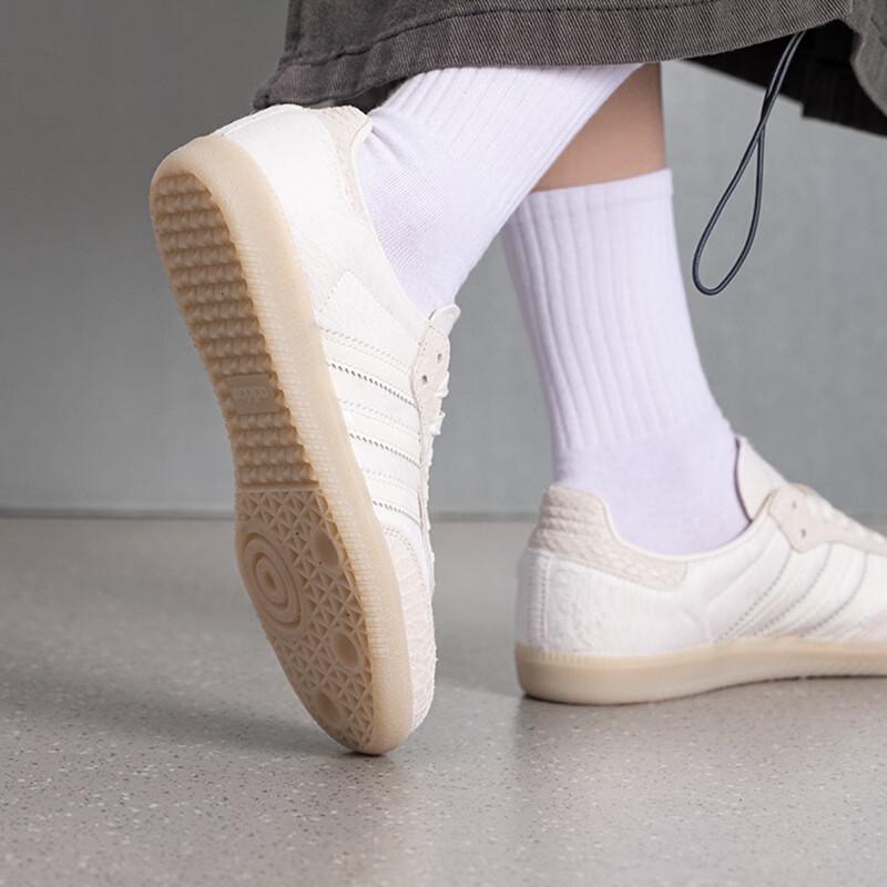 Adidas Women's SAMBA Lifestyle Low-Top Sneakers