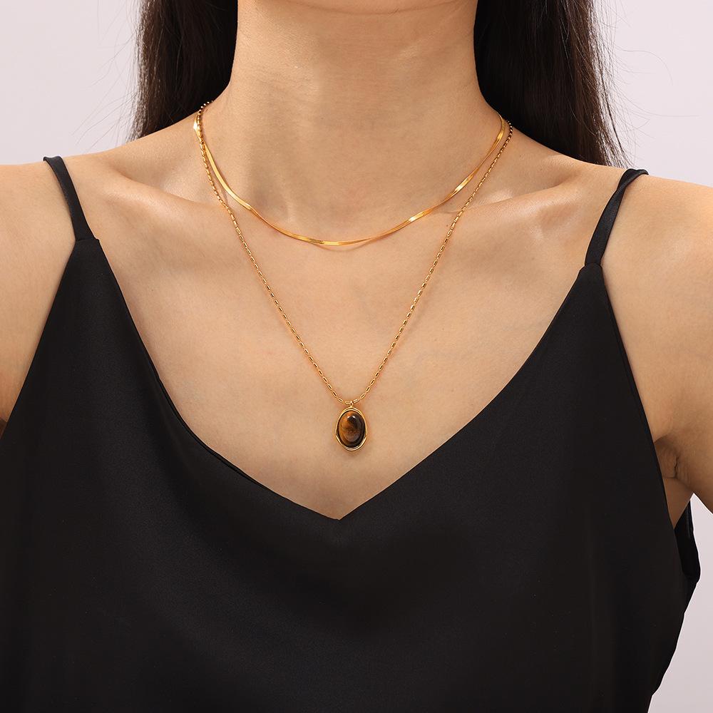 Wind Oval Tiger'S Eye Stone Pendant Blade Rice Bead Collarbone Chain Women'S Double-Layer Stacking Design Titanium Steel Gold-Plated