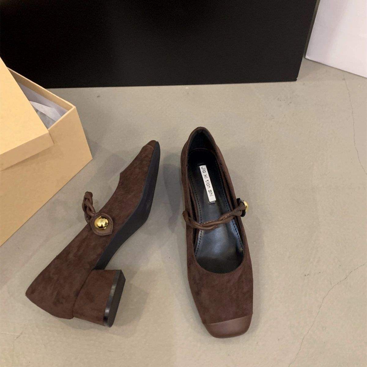 

Coarse heel Mary Jane single shoes women s shoes 2025 new spring autumn and winter temperament French bridesmaids bride shoes red wedding shoes 40 коричневый