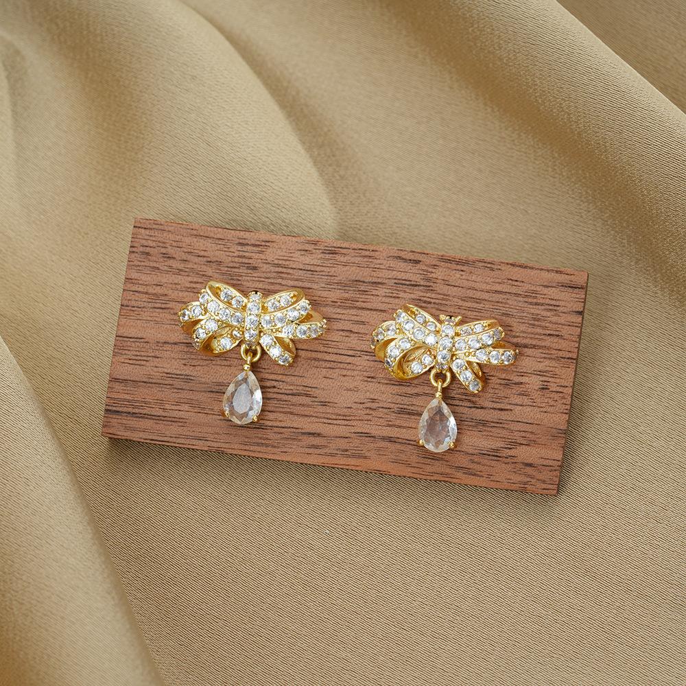 Conjunto de Colar e Brincos de Zircônia de Luxo Leve de Nicho com Diamante Brilhante em Forma de Laço para Mulheres